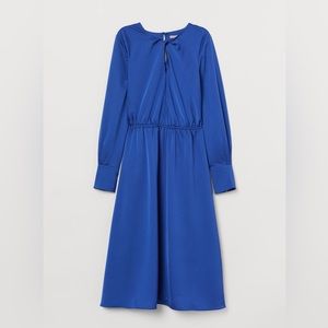 H&M Knee-length satin Cornflower blue dress
